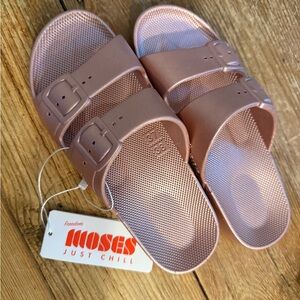 NWT Freedom Moses Women's Sandals in Rose 37/38